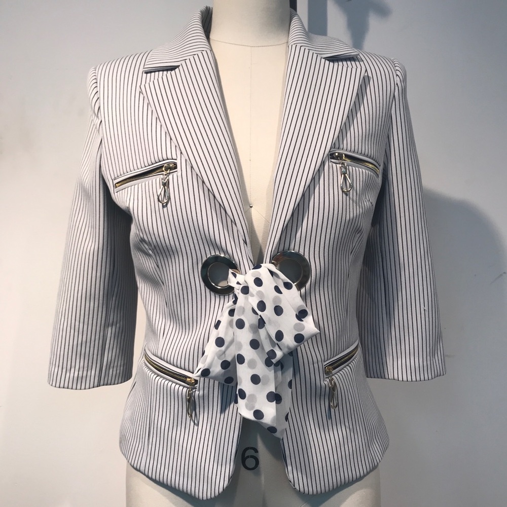 3/4 sleeve blazer with front tie